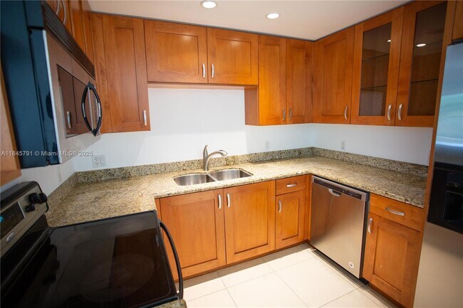 Primary Photo - 20 Calabria Ave