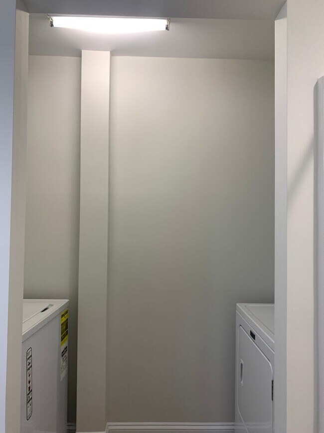 Building Photo - PRIME LOCATION, 3 Bedrooms Suites Apex TH Near HWY, Schools, Shops and Community Amenities!