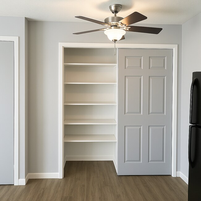 Building Photo - COME APPLY TODAY! Affordable Des Moines Li...