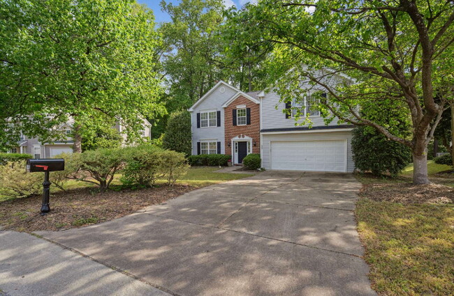 Building Photo - Spacious 4-Bedroom Retreat in Fuquay-Varin...