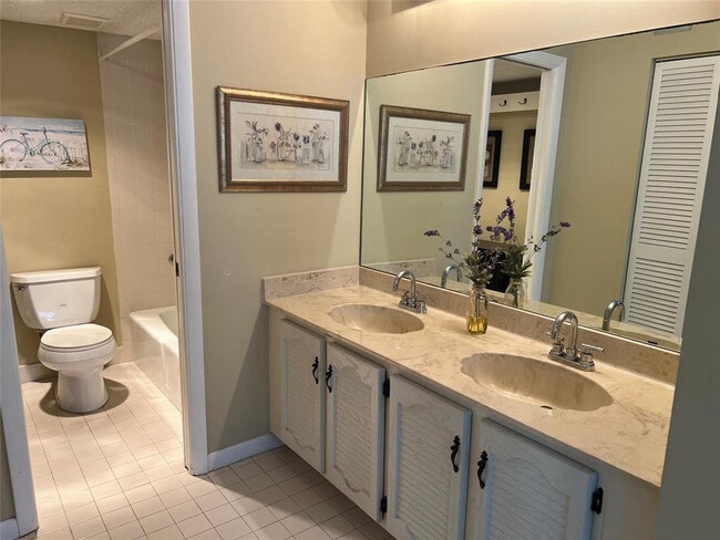 Building Photo - 445 SE 21st Ave