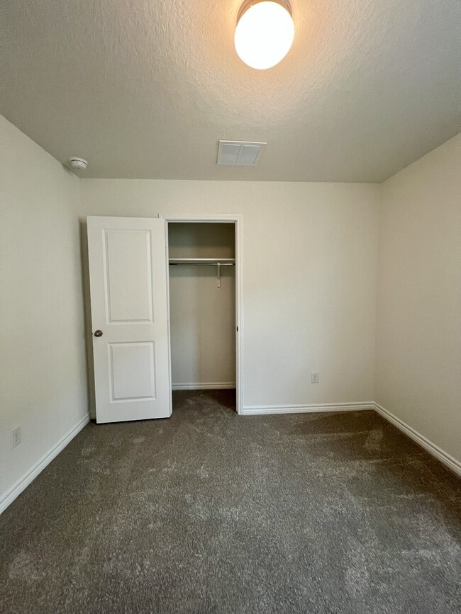 Building Photo - 14839 Vance Jackson Rd