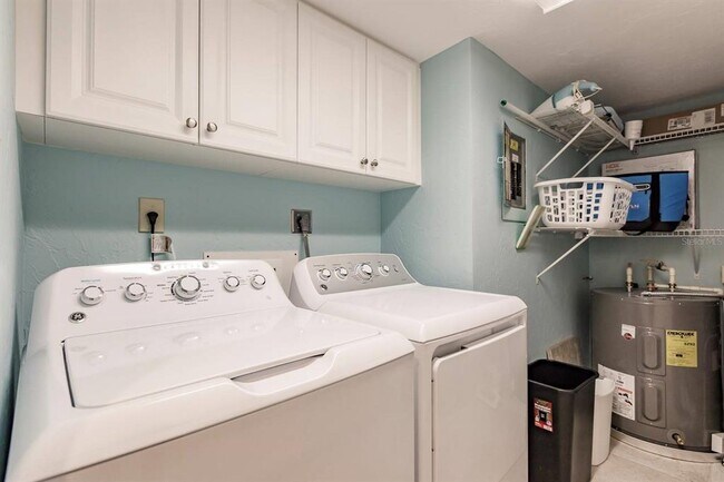 Building Photo - 1125 W Peppertree Dr