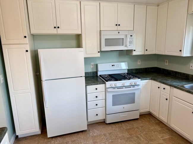 Building Photo - 1514 Chalcedony-