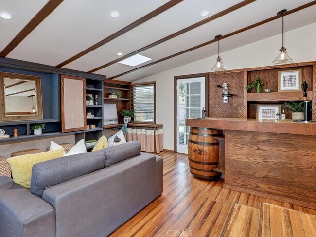 Building Photo - 229 Jacaranda Pl