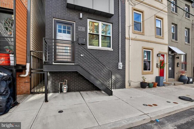 Building Photo - 2138 E Albert St