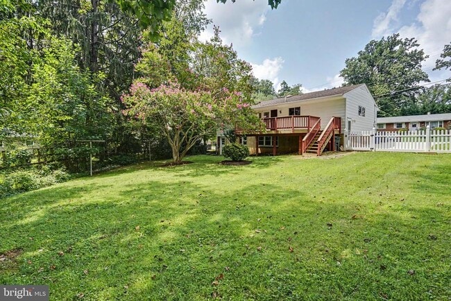 Building Photo - 604 Yeonas Dr SW