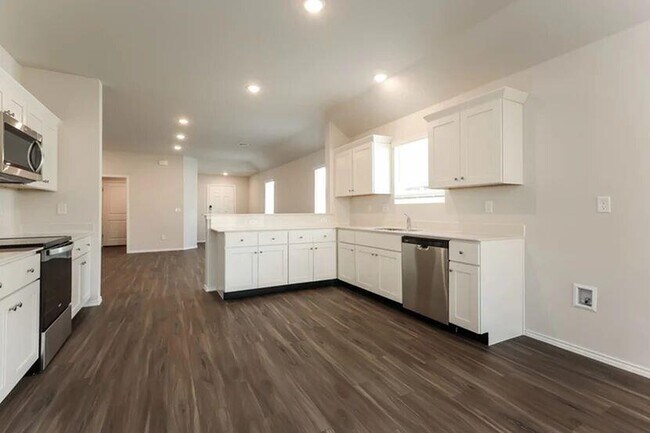 Building Photo - 1903 Dogwood Dr