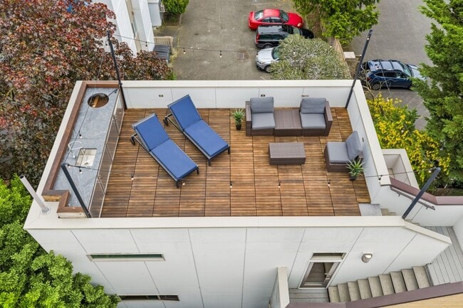 Building Photo - 3bd/3ba Seattle Townhome