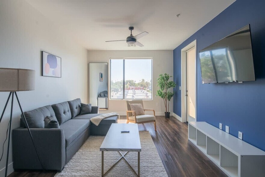 Building Photo - 701 W Rio Salado Pkwy