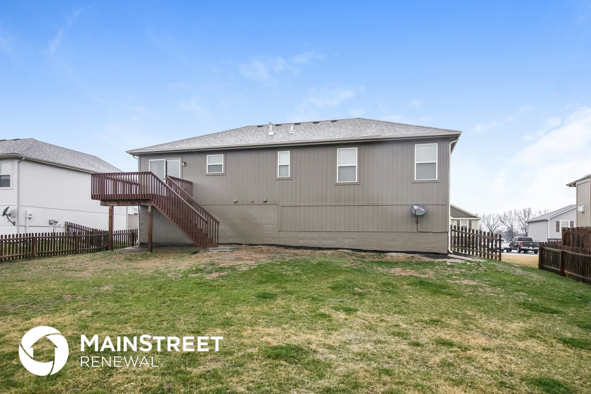 Building Photo - 308 Golfview Dr