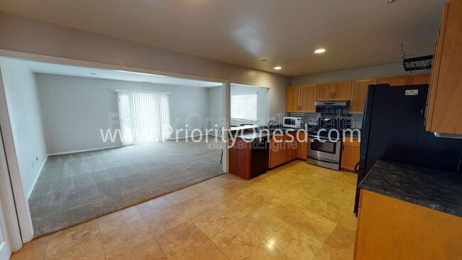 Building Photo - 10360 Londonderry Ave