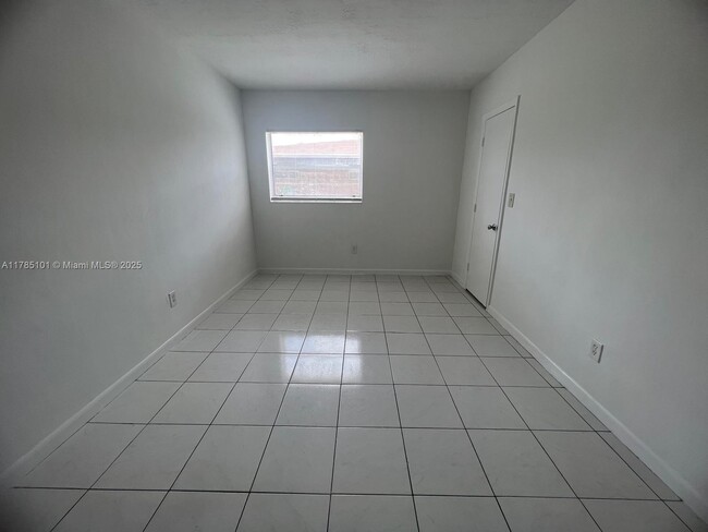 Building Photo - 5312 NW 22nd St