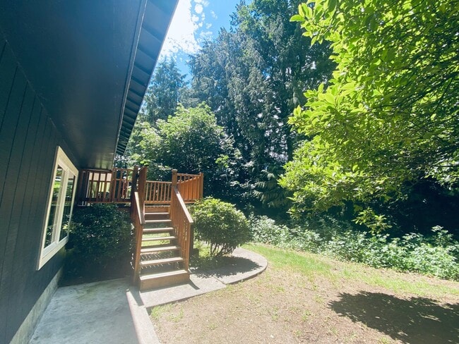 Building Photo - 3 bedroom - Stanwood Duplex