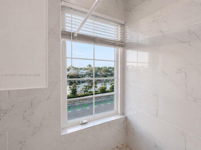 Building Photo - 3025 Indian Creek Dr