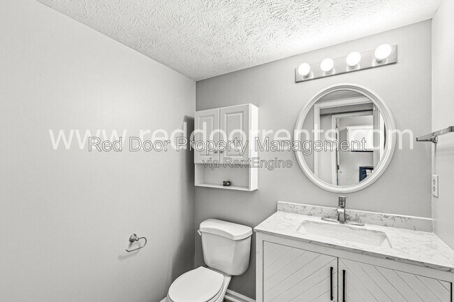 Building Photo - 261 Wyndotte Dr
