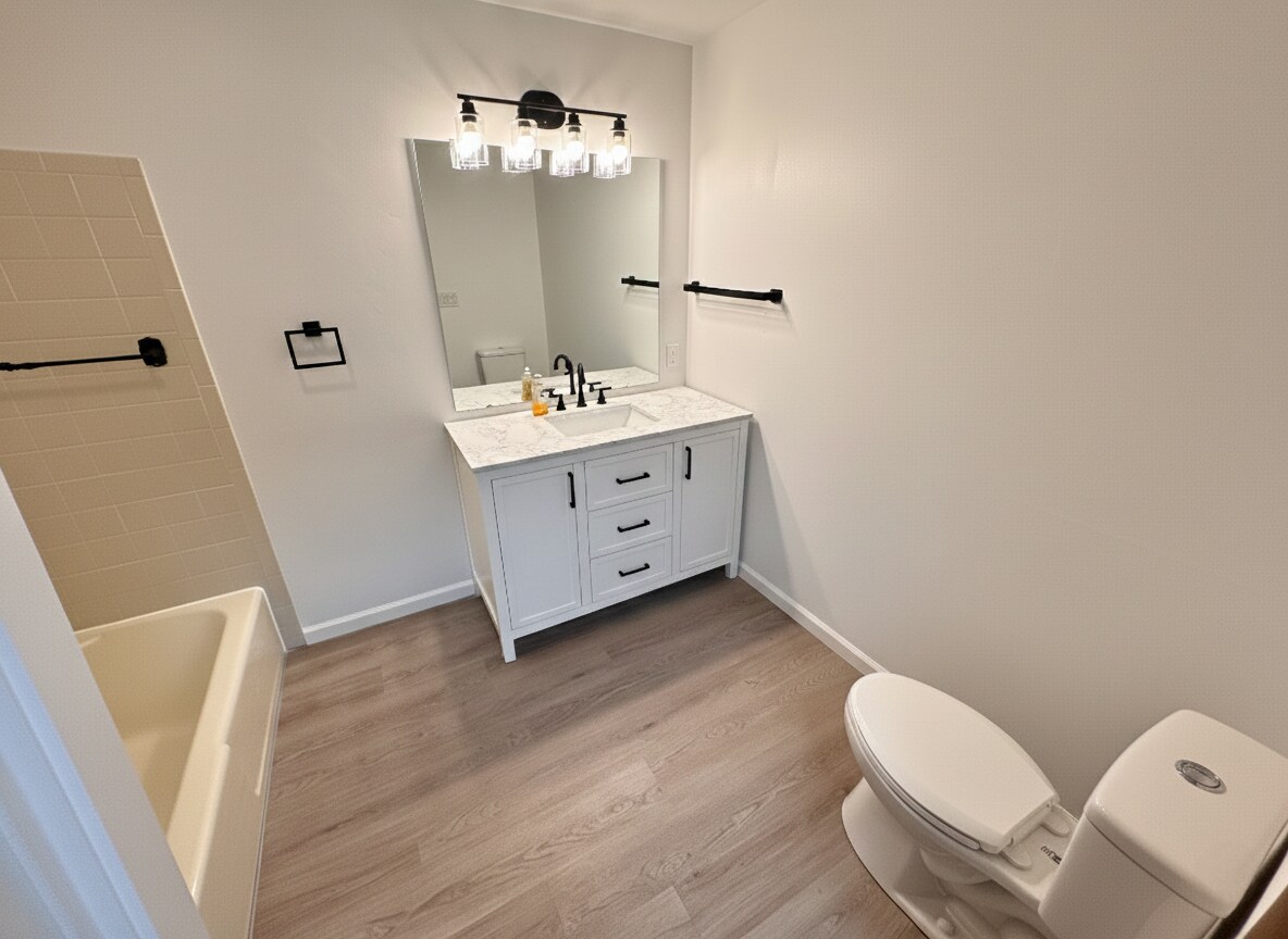 Bathroom #1 - 639 Scenery Dr