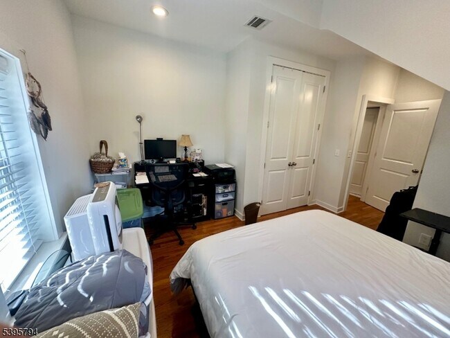 Building Photo - 390 Orange Rd