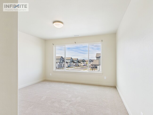 Building Photo - 3 Bedroom plus office space - Modern Comfort in a Peaceful Setting