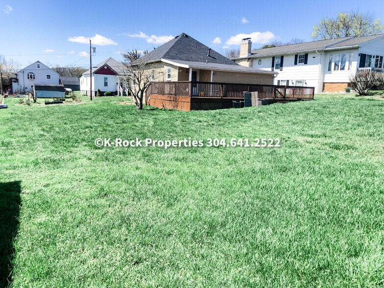 yard - 318 Johnson Ave