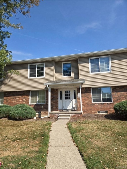 Building Photo - 1160 Catalpa Dr