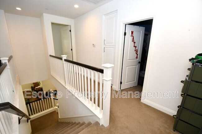 Building Photo - 505 Elm Cottage Ct