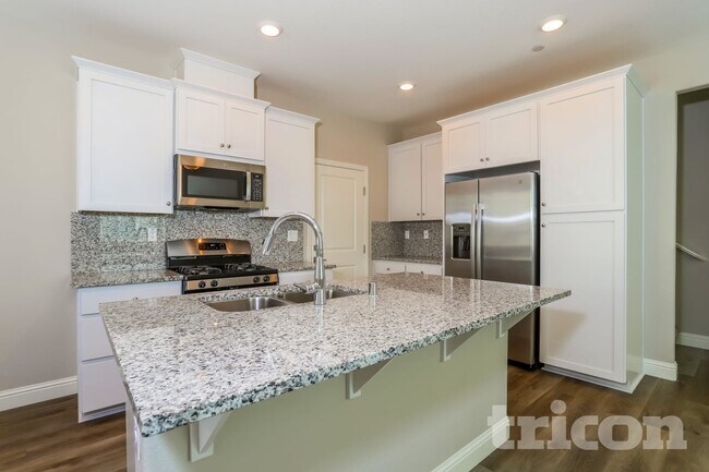 Building Photo - 2657 River Rd Ln