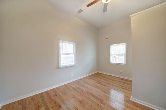 Building Photo - 602 W 36th St