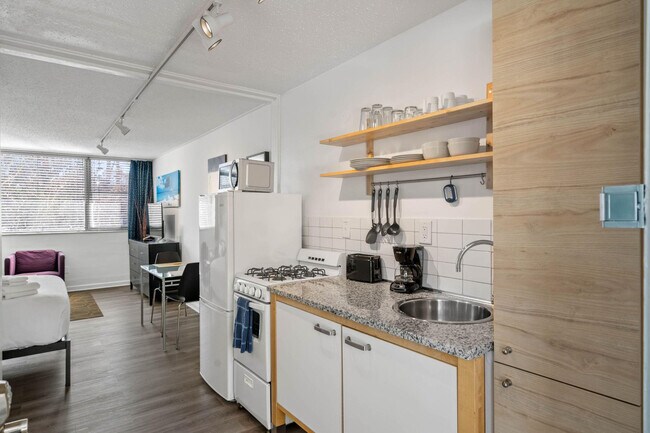 Building Photo - 47 25th St NW