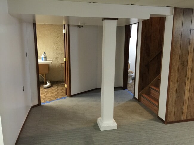 Building Photo - 3 bedroom 2 bath bungalow with finished basement