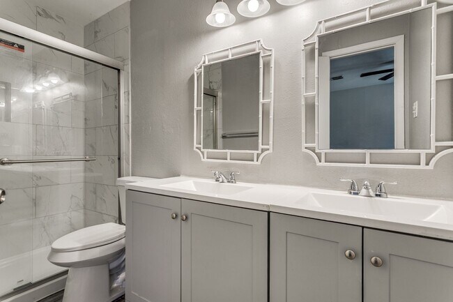 Building Photo - 4-BEDROOM ON CUL DE SAC IN SUNRISE