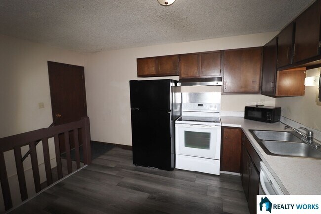 Building Photo - 3920 Sweetbriar Ln
