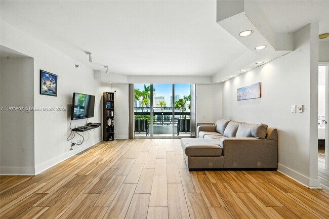 Building Photo - 3600 Mystic Pointe Dr