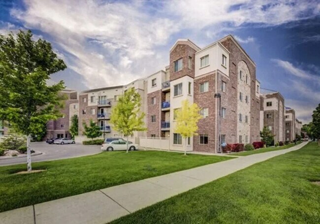 Building Photo - 606 W S Temple St