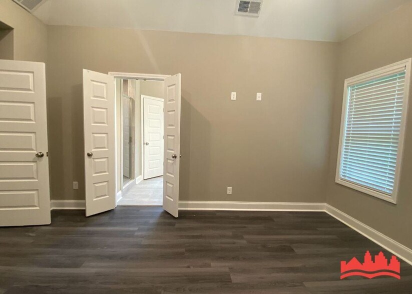 Building Photo - Beautiful newly built single family home i...