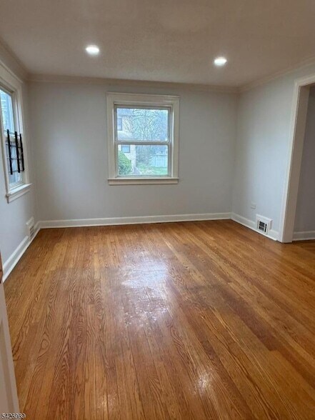 Building Photo - 271 Fuller Terrace