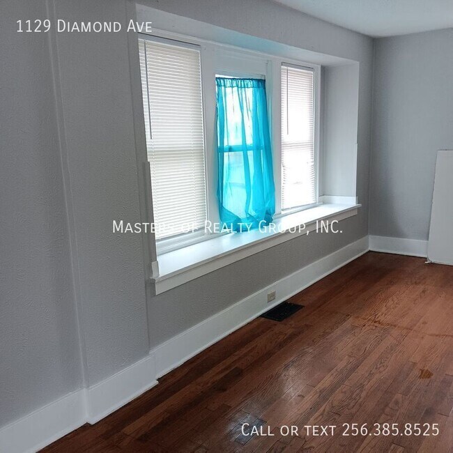 Building Photo - 1129 Diamond Ave