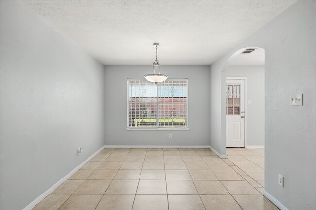 Building Photo - 7027 Waveland Dr