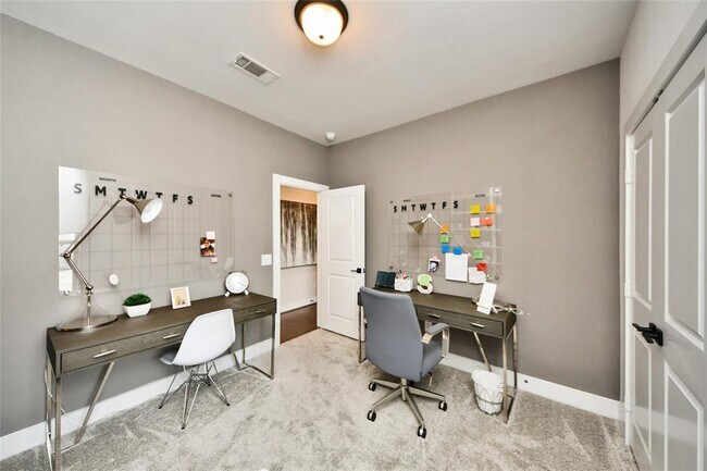 Building Photo - 1707 Summerlyn Ter Dr