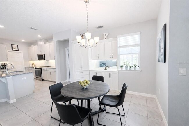 Building Photo - 4054 Pindo Palm Ln