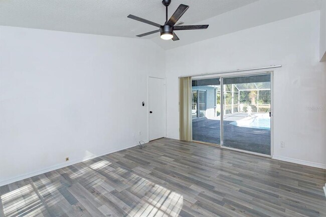 Building Photo - 5955 Kenlyn Ct