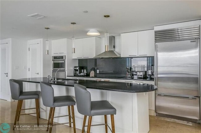 Building Photo - 1 N Fort Lauderdale Beach Blvd