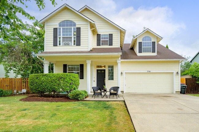 Primary Photo - Large 3 Bed, 2.5 Bath Home in McMinnville-...