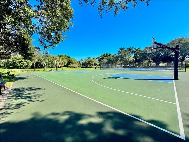 Building Photo - 4383 Laurel Ridge Cir