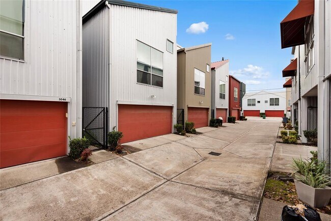 Building Photo - 3044 Commerce St