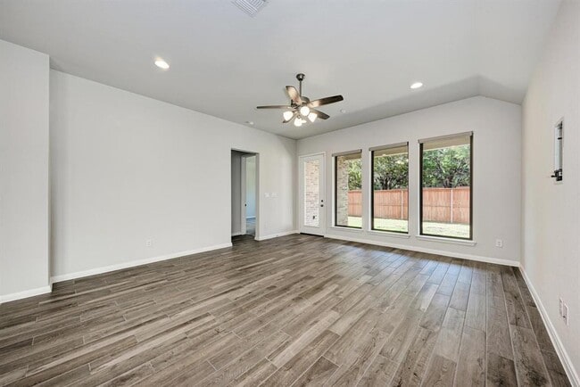 Building Photo - 133 Bauer Lp