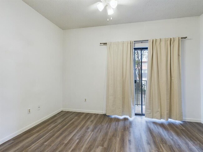 Building Photo - 2901 San Jacinto Blvd