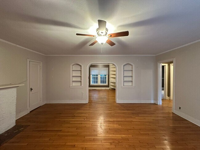 Building Photo - Rowland Duplex 130/130 1/2 *LEASE UP*