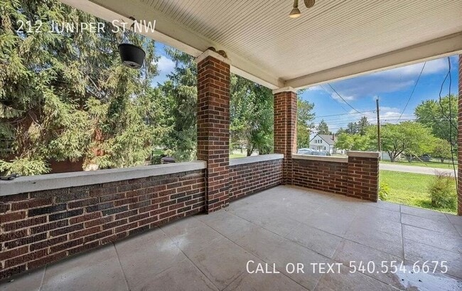 Building Photo - 212 Juniper St NW