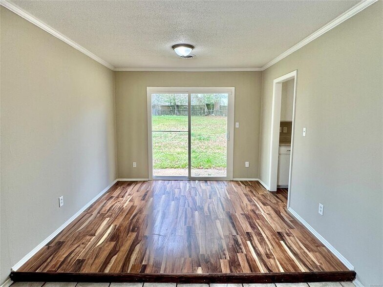 Building Photo - 523 Placid Dr